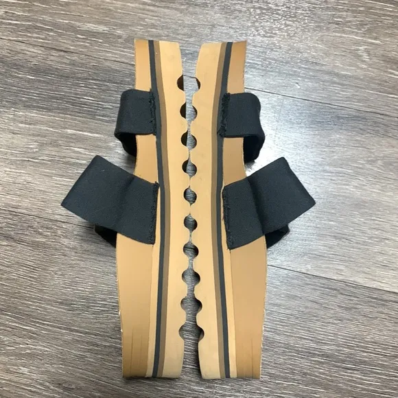 Reef Black and Tan Sandals