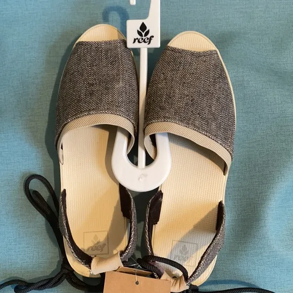 REEF SANDALS Comfort Casual Vacation Sz 9 New