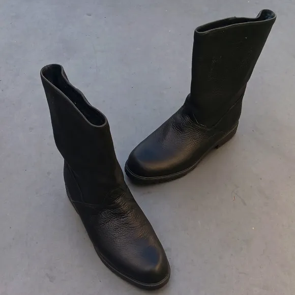 Regence Comfort (Canada) Ladies Black Genuine Leather Boots w/Rubber Sole