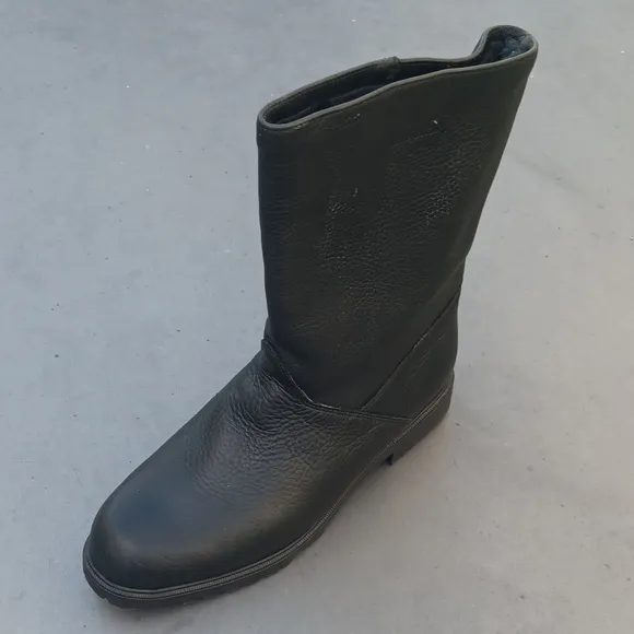 Regence Comfort (Canada) Ladies Black Genuine Leather Boots w/Rubber Sole