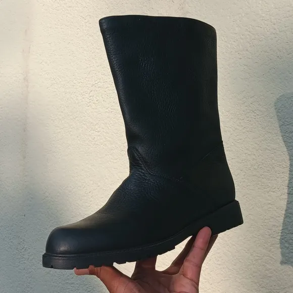 Regence Comfort (Canada) Ladies Black Genuine Leather Boots w/Rubber Sole