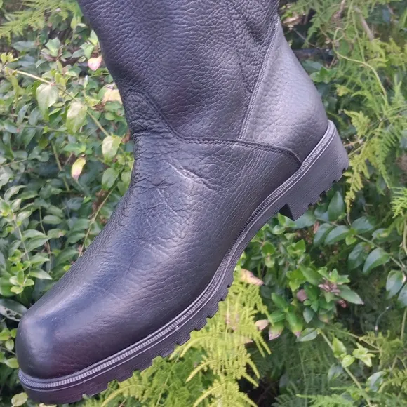 Regence Comfort (Canada) Ladies Black Genuine Leather Boots w/Rubber Sole