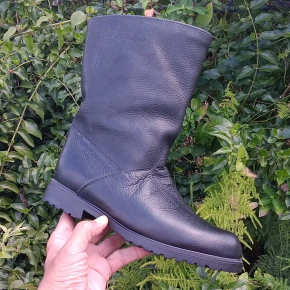 Regence Comfort (Canada) Ladies Black Genuine Leather Boots w/Rubber Sole