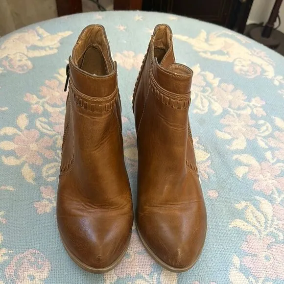 *Report* Sz 8 Tan Leather Ankle Zip Boots