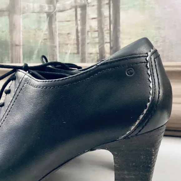 Rockport Black Lace-up Oxford Pumps women’s 8.5 M Leather Staked Heel office