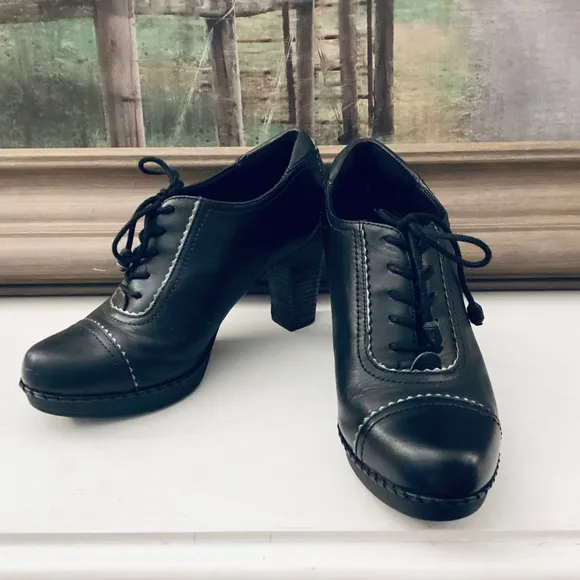 Rockport Black Lace-up Oxford Pumps women’s 8.5 M Leather Staked Heel office