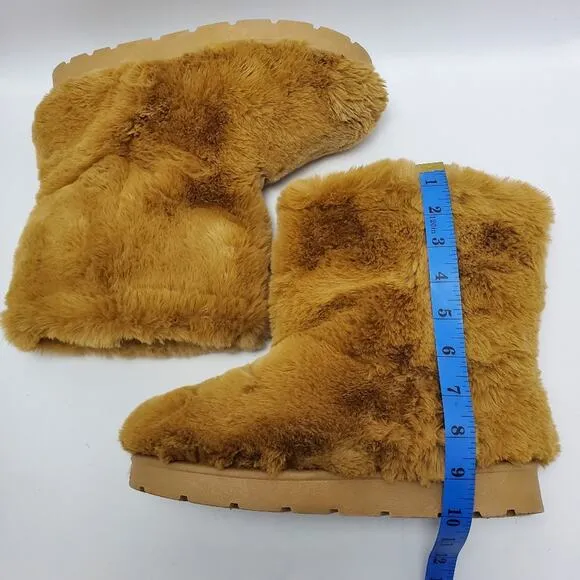 Rouge Helium Fluffy Fury All Fur Winter Cozy Warm Boots Size 9 Tan