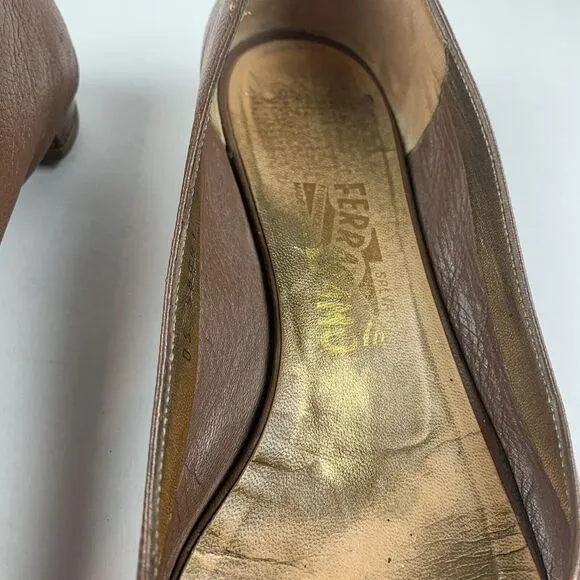 Salvatore‎ Ferragamo Ballet Flats Women 9 Brown Leather Leaf Applique Shoes