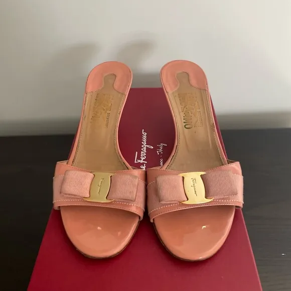 Salvatore Ferragamo Vara bow patent leather mules
