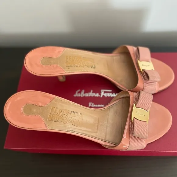 Salvatore Ferragamo Vara bow patent leather mules