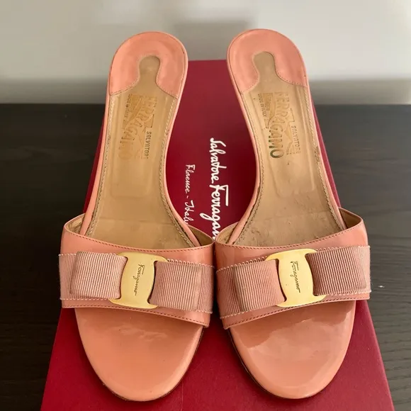 Salvatore Ferragamo Vara bow patent leather mules