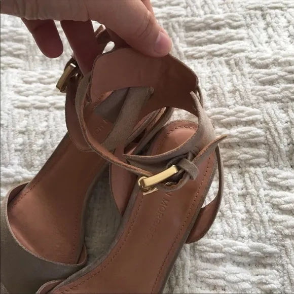 Sigerson Morrison Riva II Suede Tan City Sandal 6.5