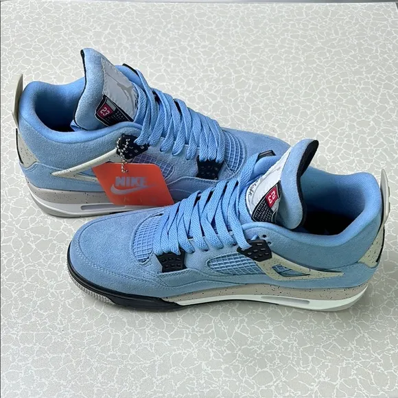 Size 9.5- Air Jordan 4 Retro University Blue Men's Shoes Sneakers (Pre-owned)