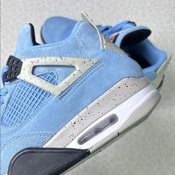 Size 9.5- Air Jordan 4 Retro University Blue Men's Shoes Sneakers (Pre-owned)