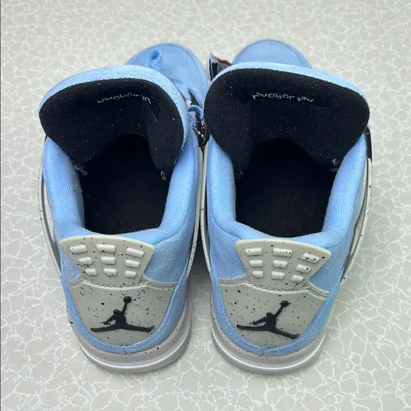 Size 9.5- Air Jordan 4 Retro University Blue Men's Shoes Sneakers (Pre-owned)