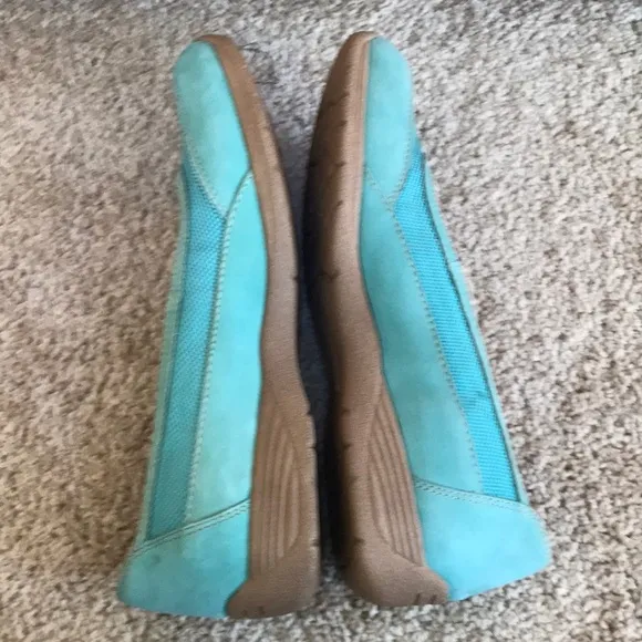 SOFTSPOTS size 8.5 N light teal leather shoes