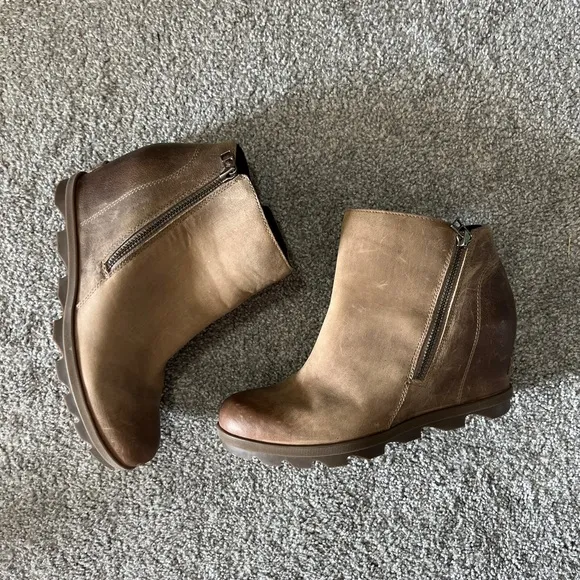 Sorel ankle boots womens 11 brown tan joan of arctic wedge II zip booties