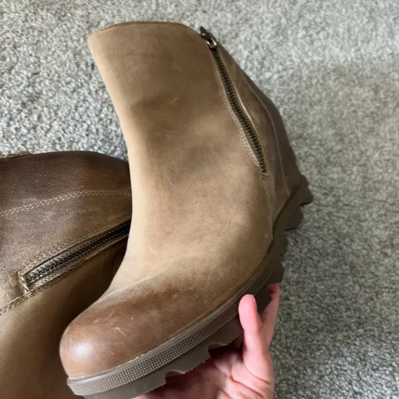 Sorel ankle boots womens 11 brown tan joan of arctic wedge II zip booties