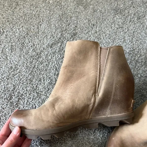 Sorel ankle boots womens 11 brown tan joan of arctic wedge II zip booties