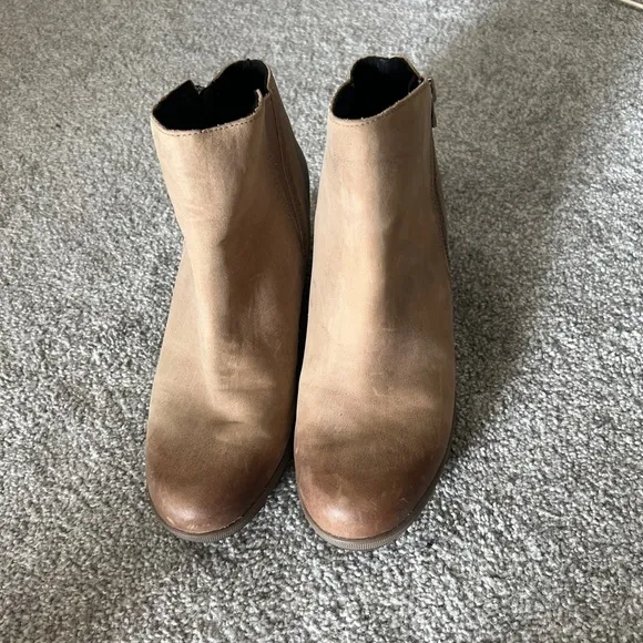 Sorel ankle boots womens 11 brown tan joan of arctic wedge II zip booties