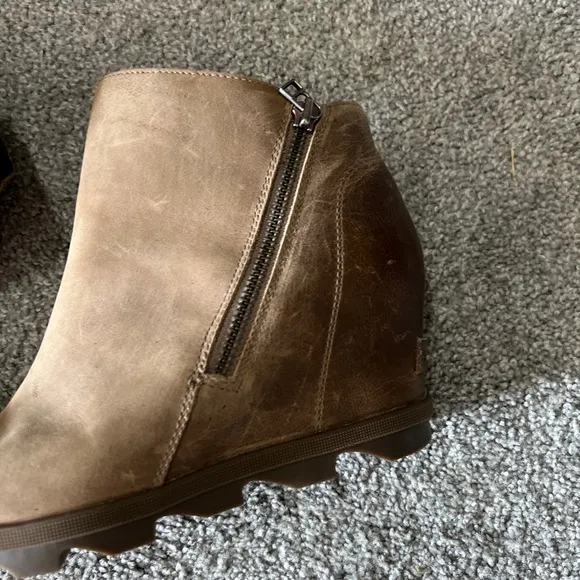 Sorel ankle boots womens 11 brown tan joan of arctic wedge II zip booties