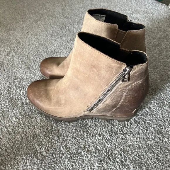 Sorel ankle boots womens 11 brown tan joan of arctic wedge II zip booties