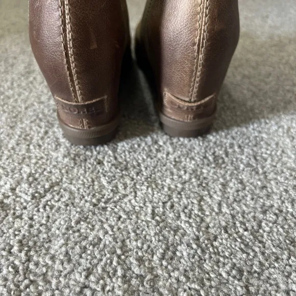 Sorel ankle boots womens 11 brown tan joan of arctic wedge II zip booties