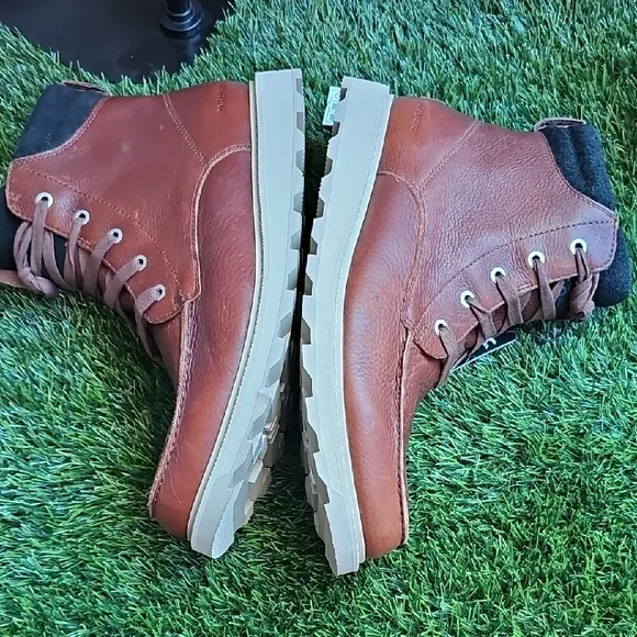 Sorel Brown Leather Boots with Moc-Toe Design