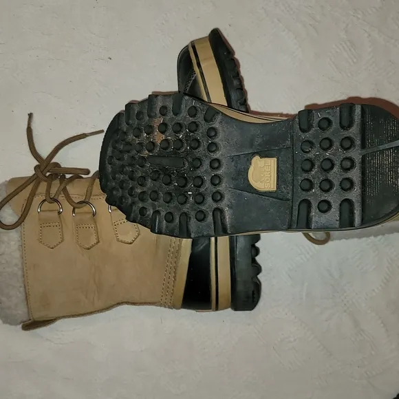 Sorel Caribou boots waterproof rubber outer black &amp; camel brown  lined