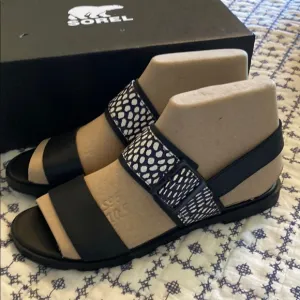 Sorel Ella III Slingback Black and White Sandals. Size 9.5. NWT.