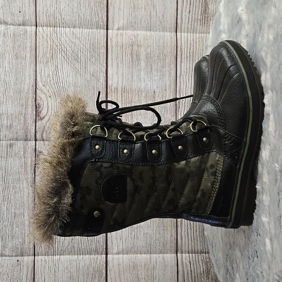 Sorel Faux Fur Winter Boots, Women's Size 8, Great Condition