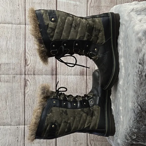 Sorel Faux Fur Winter Boots, Women's Size 8, Great Condition
