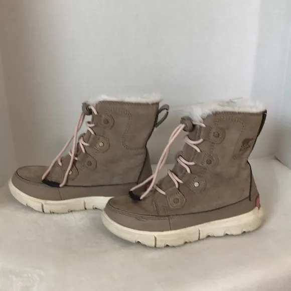 SOREL Girls Size 1 Beige Explorer Lace Suede Boots Casual Hiking Winter Girlhood