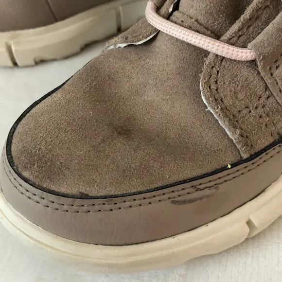 SOREL Girls Size 1 Beige Explorer Lace Suede Boots Casual Hiking Winter Girlhood