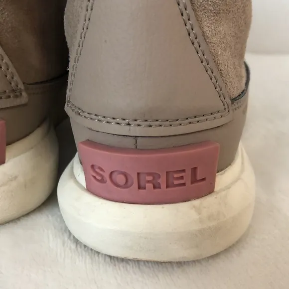 SOREL Girls Size 1 Beige Explorer Lace Suede Boots Casual Hiking Winter Girlhood