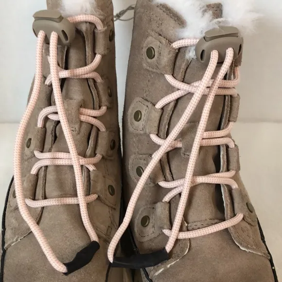 SOREL Girls Size 1 Beige Explorer Lace Suede Boots Casual Hiking Winter Girlhood