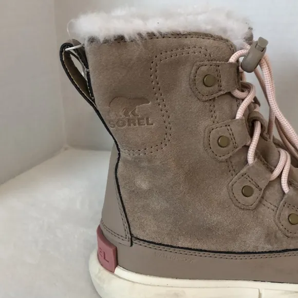 SOREL Girls Size 1 Beige Explorer Lace Suede Boots Casual Hiking Winter Girlhood