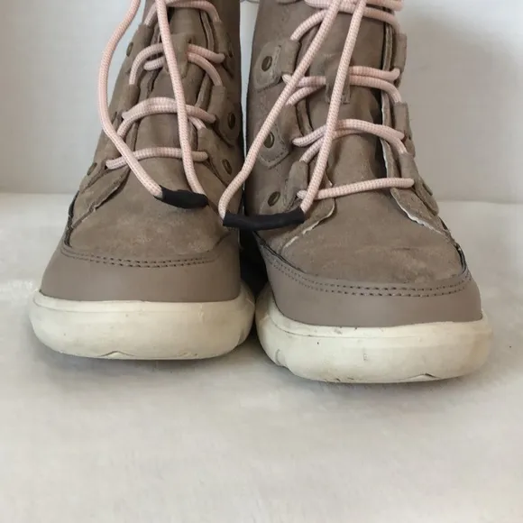 SOREL Girls Size 1 Beige Explorer Lace Suede Boots Casual Hiking Winter Girlhood
