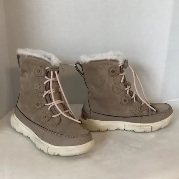 SOREL Girls Size 1 Beige Explorer Lace Suede Boots Casual Hiking Winter Girlhood
