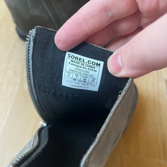 Sorel Joan Artic Wedge II Casual Boots - LIKE NEW