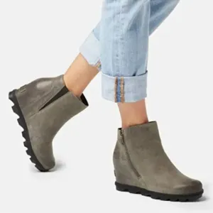 Sorel Joan Artic Wedge II Casual Boots - LIKE NEW