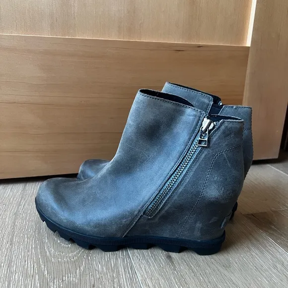 Sorel Joan Artic Wedge II Casual Boots - LIKE NEW