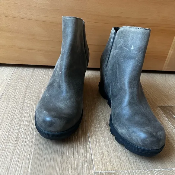Sorel Joan Artic Wedge II Casual Boots - LIKE NEW