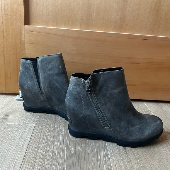 Sorel Joan Artic Wedge II Casual Boots - LIKE NEW