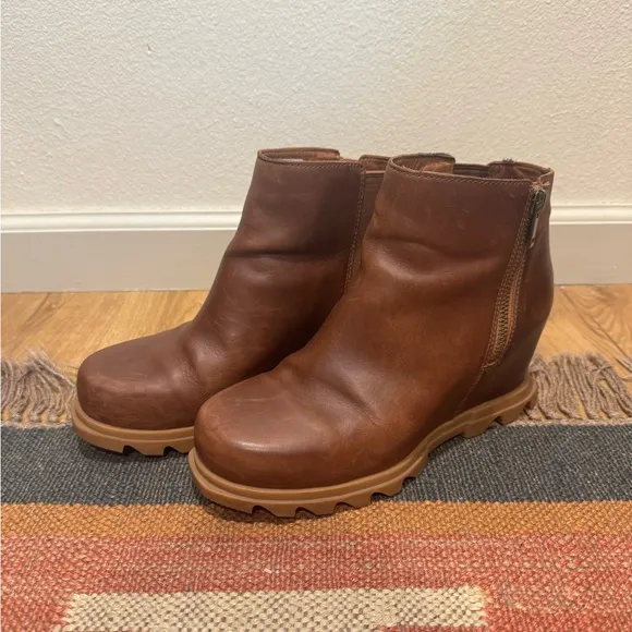 Sorel Joan of Arc Zip Booties Leather