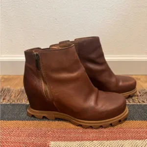 Sorel Joan of Arc Zip Booties Leather