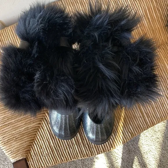 Sorel Joan of Arctic boots.