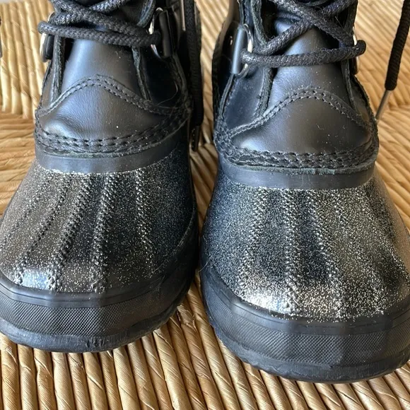 Sorel Joan of Arctic boots.