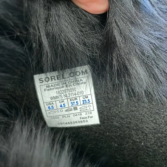 Sorel Joan of Arctic boots.