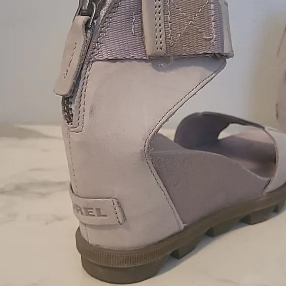 Sorel Joanie II Women's 7.5 Stone Leather Wedge Sandals Casual Comfy Neutral